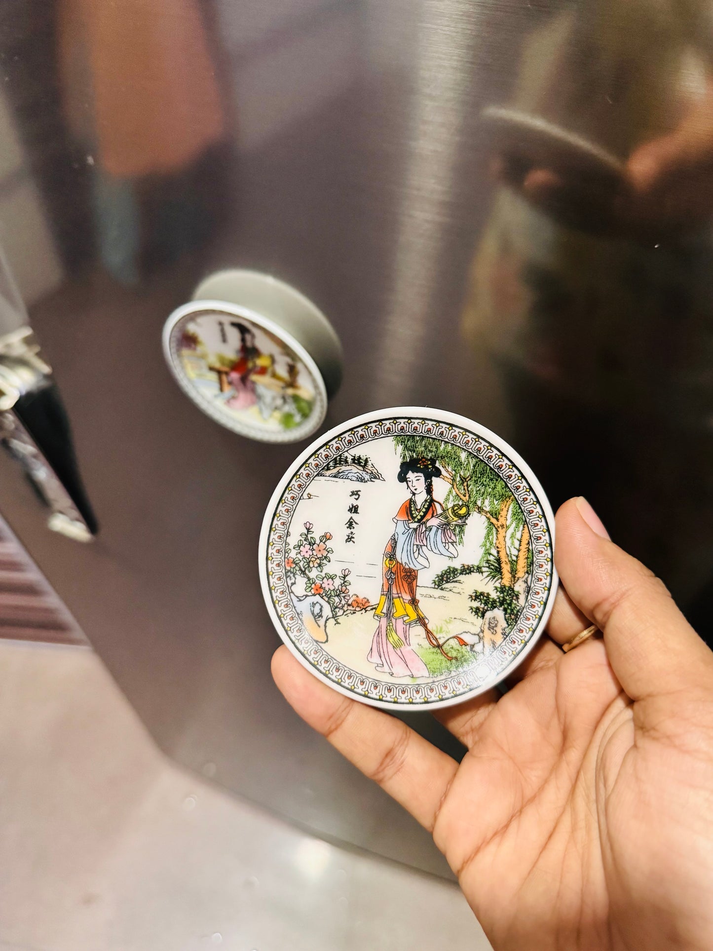 Ceramic Plate Shaped Round Fridge Magnet