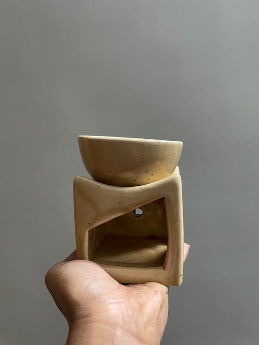 Ceramic Fragrance diffuser with candle holder : Beige
