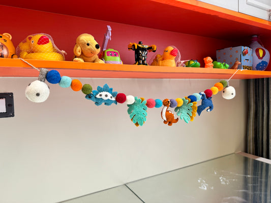 Felt Animals Dino Hanging for crib/wall - Baby/Kids Room Decor